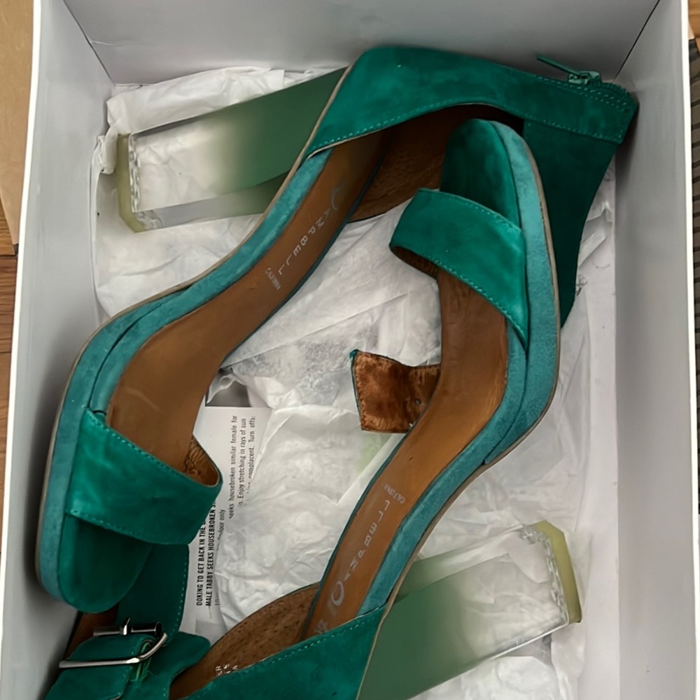 Soirée sandal green suede